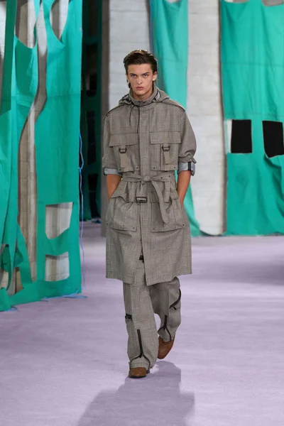 Look 22